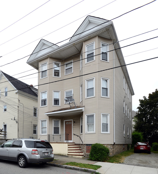 93 Hathaway St in New Bedford, MA - Building Photo