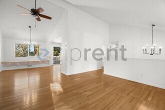 10733 126th Pl NE in Kirkland, WA - Building Photo - Building Photo