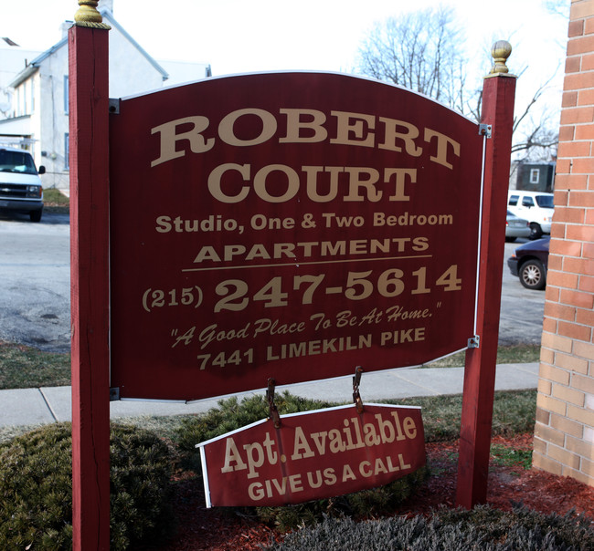 Robert Court Apartments in Philadelphia, PA - Building Photo - Building Photo