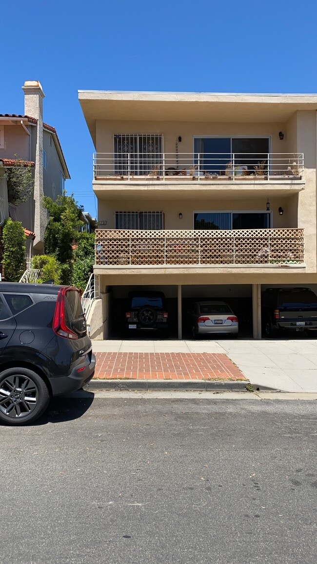 943 19th St, Unit 2 in Santa Monica, CA - Building Photo - Building Photo