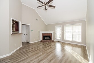 4845 Shadow Pine Cove in Arlington, TN - Foto de edificio - Building Photo