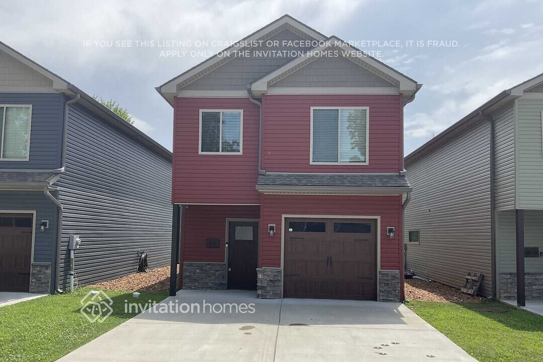 211 Golf Club Ln in Springfield, TN - Building Photo