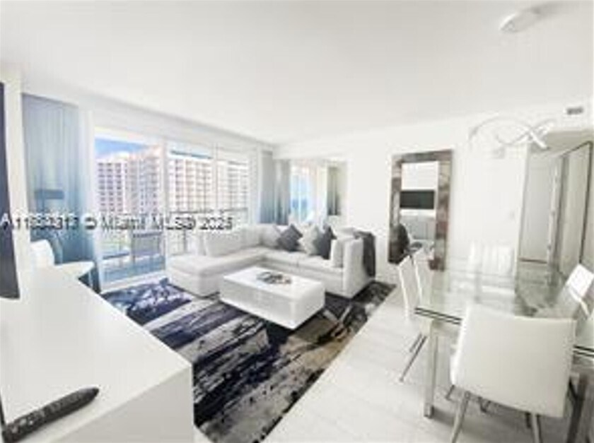 3101 Bayshore Dr, Unit # 1906 in Fort Lauderdale, FL - Foto de edificio