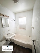 949 Remington Ave in Flint, MI - Building Photo - Building Photo