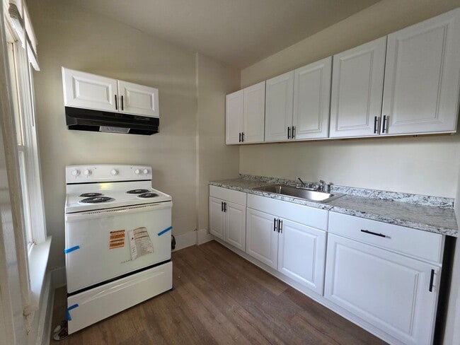 124 S Lake St in Gillett, WI - Building Photo - Building Photo