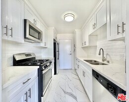 468 S Roxbury Dr in Beverly Hills, CA - Building Photo
