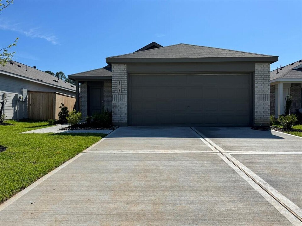 1363 Diamond Carnation Dr in Conroe, TX - Building Photo
