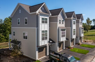 Amelia Villages in Nashua, NH - Building Photo - Building Photo