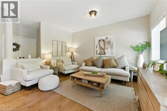 24 Hardy Rd in Brantford, ON - Building Photo - Building Photo