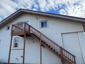 708 E 2nd Ave N in Columbus, MT - Building Photo