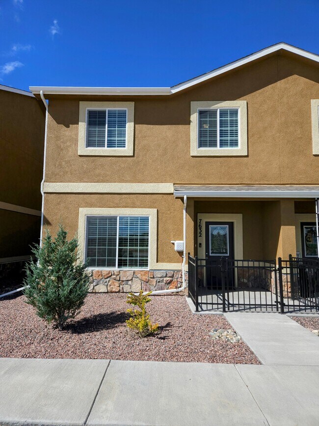 property at 7632 Spruce Pne Grv