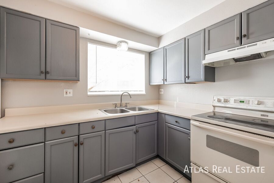 318 Bonnie Ct in Colorado Springs, CO - Building Photo