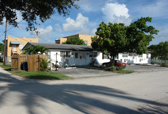 300 SW 20th St in Fort Lauderdale, FL - Building Photo - Building Photo