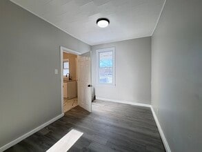 48 W 9th St, Unit 2 in Bayonne, NJ - Building Photo - Building Photo