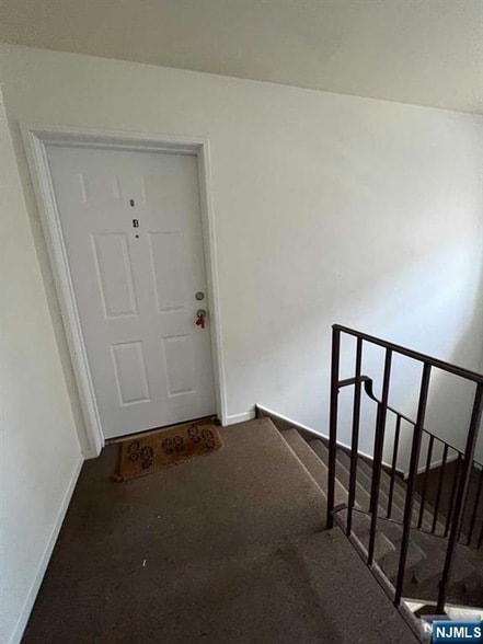 385 Midland Ave, Unit 4 in Garfield, NJ - Building Photo - Building Photo