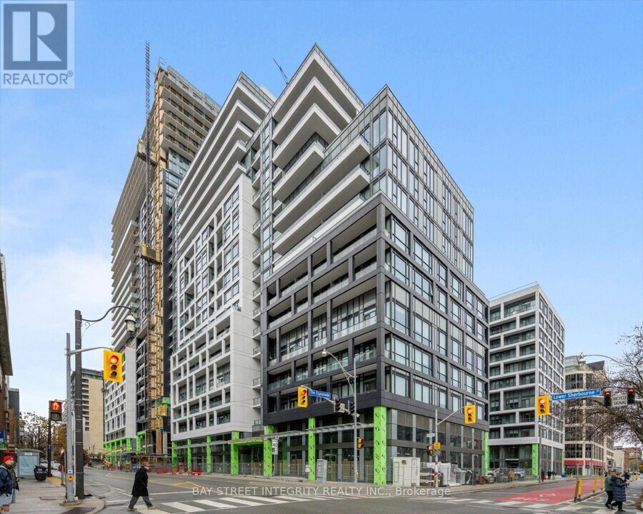 121 Lower Sherbourne St in Toronto, ON - Building Photo