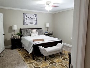 2100 Winrock Blvd in Houston, TX - Building Photo - Building Photo