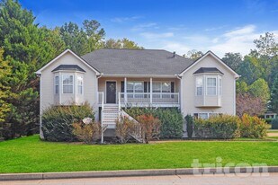 15 Stable Ln in Dallas, GA - Building Photo