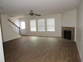 5042 Blue Spruce Hill St in Atascocita, TX - Foto de edificio - Building Photo