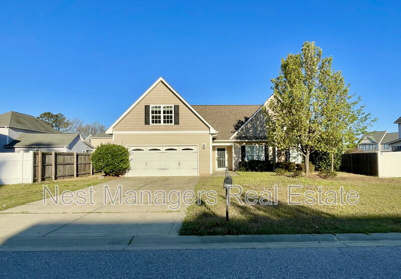 2746 Blockade Runner Dr in Fayetteville, NC - Building Photo