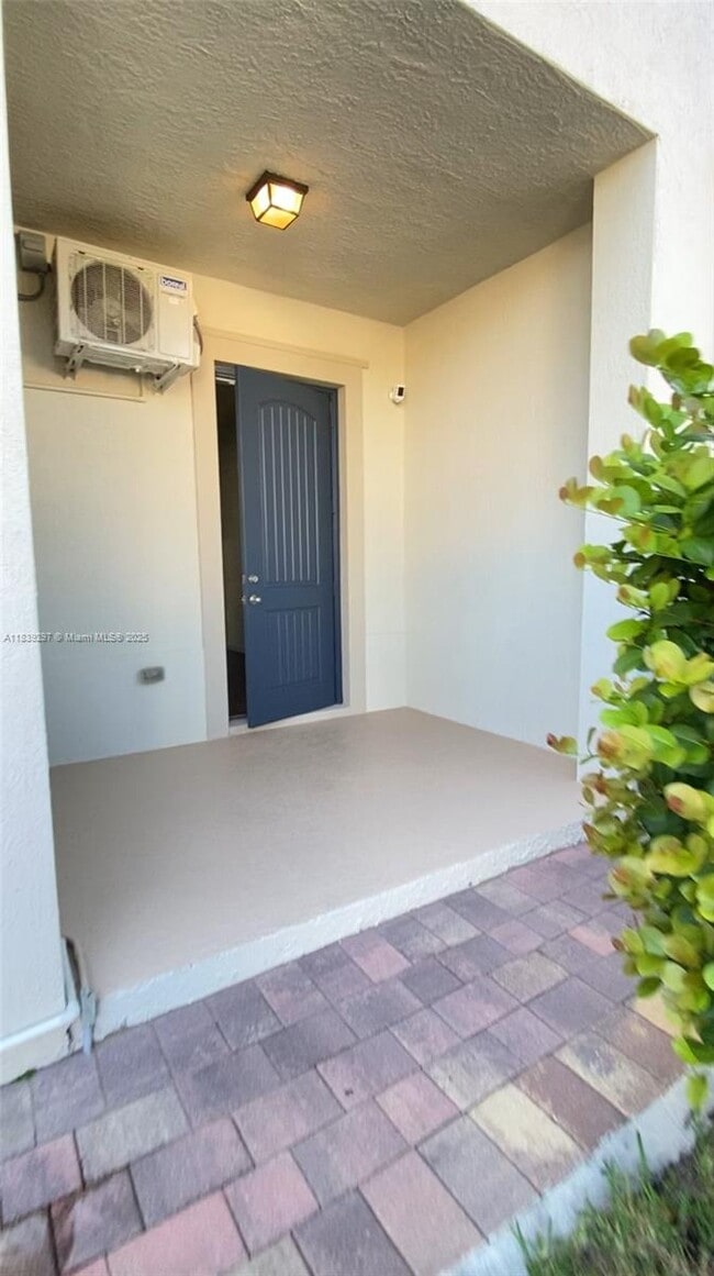 property at 27523 SW 139th Pl