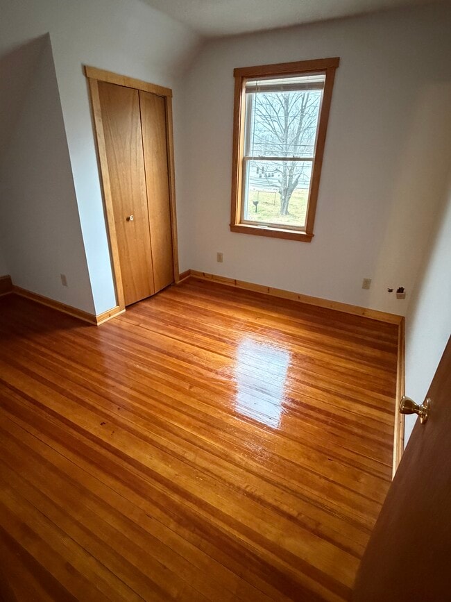 56 Westwood Ave, Unit C in East Longmeadow, MA - Building Photo - Building Photo