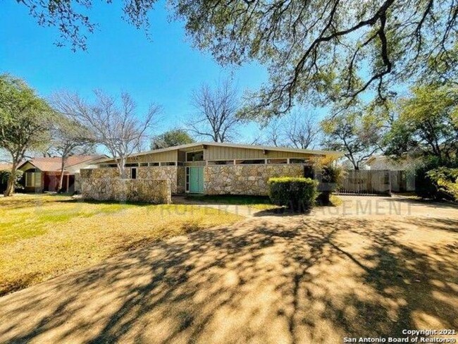 2622 Hopeton Dr in San Antonio, TX - Building Photo - Building Photo