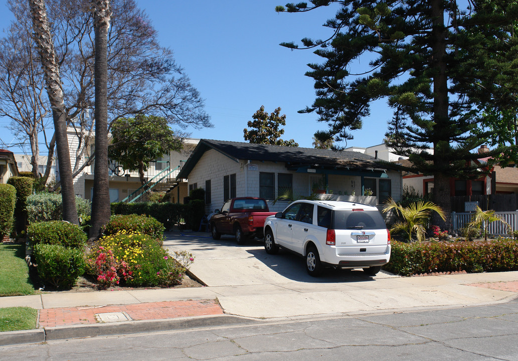 1726 Missouri St in San Diego, CA - Building Photo