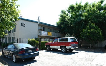 1648 Clayton Rd in Concord, CA - Building Photo - Building Photo