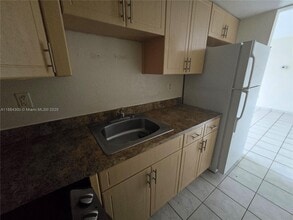 4715 NW 7th St in Miami, FL - Building Photo - Building Photo