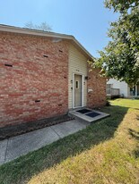 615 E Colorado Ave in Urbana, IL - Building Photo