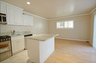 320 34th St in Manhattan Beach, CA - Building Photo - Building Photo
