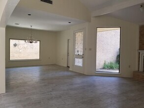 12139 Gladewick Dr in Houston, TX - Building Photo - Building Photo