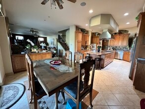 22110 Rolling Ridge Dr in Santa Clarita, CA - Foto de edificio - Building Photo