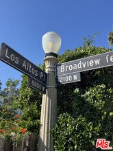 6881 Yeager Pl in Los Angeles, CA - Building Photo - Building Photo