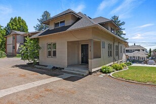 315 6th St in Cheney, WA - Building Photo