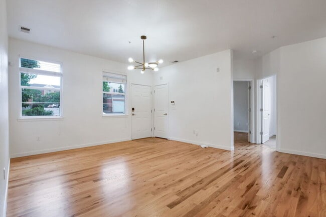 4100 Albion St in Denver, CO - Foto de edificio - Building Photo