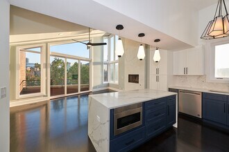 1360 W Hubbard St, Unit 3w in Chicago, IL - Building Photo - Building Photo