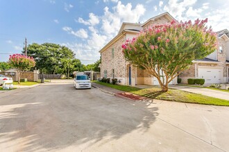 1219 Reseda Dr in Arlington, TX - Building Photo - Building Photo