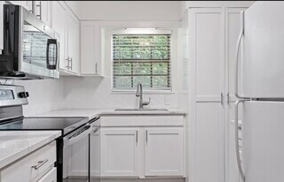 851 Vestavia Villa Ct, Unit A in Vestavia, AL - Building Photo