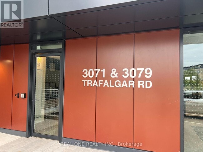 3071 Trafalgar Rd in Oakville, ON - Building Photo - Building Photo