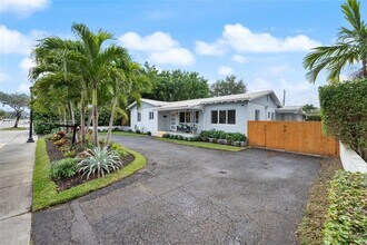 74 NE 103rd St in Miami Shores, FL - Building Photo - Building Photo