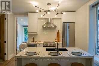 166 Oakmount Rd in Toronto, ON - Building Photo - Building Photo