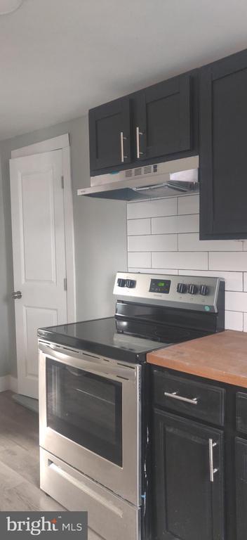 property at 4951 W Thompson St