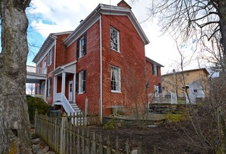 303 S Lafayette St in Lewisburg, WV - Building Photo - Building Photo