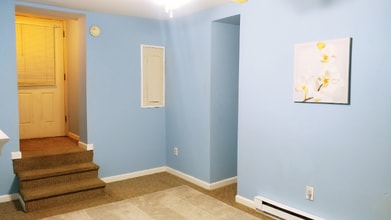 82 E Main St, Unit D in Westminster, MD - Building Photo - Building Photo