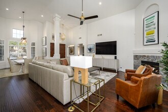 9375 E Sutherland Way in Scottsdale, AZ - Building Photo - Building Photo