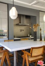 8145 Willow Glen Rd in Los Angeles, CA - Building Photo - Building Photo