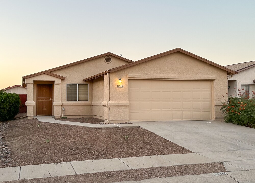 3578 W Ethan Crossing Ln in Tucson, AZ - Building Photo