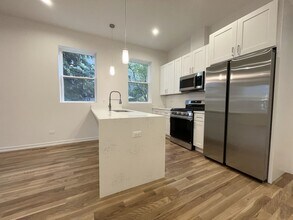 822 N Winchester Ave, Unit 1F in Chicago, IL - Building Photo - Building Photo